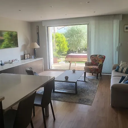 Rez-de-jardin Calme A - Grand Jardin Prive * Anglet