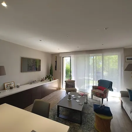 Rez-de-jardin Calme A - Grand Jardin Prive *